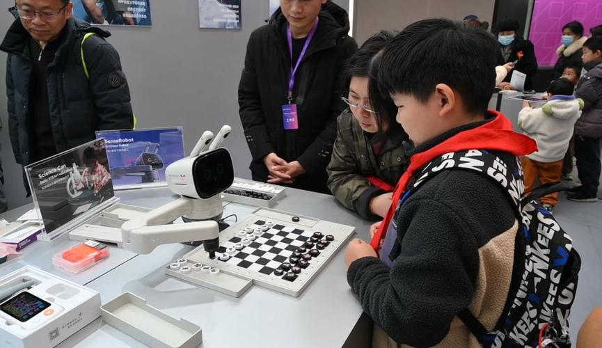 AI加持软硬件，模速空间按下人工智能加速键——人工智能硬件销售迎来爆发式增长