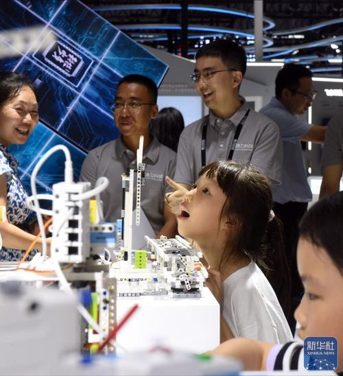 人工智能入世 2024世界人工智能大会推动硬件销售步入新周期